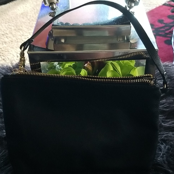 🏷Betsey Johnson Wristlet - Picture 10 of 13